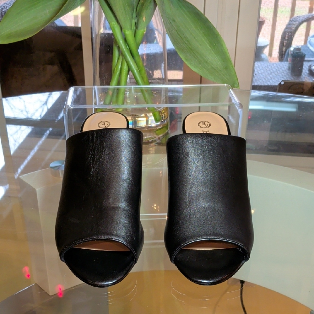 Bella Vita  Black Leather Women's Mules Block Heels Sz 11N